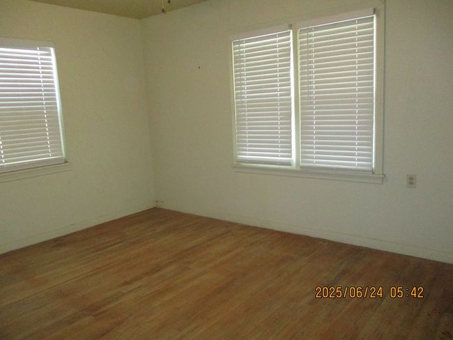 420 Juniper Rd, House other with 3 bedrooms, 2 bathrooms and 3 parking in Bronte TX | Image 11