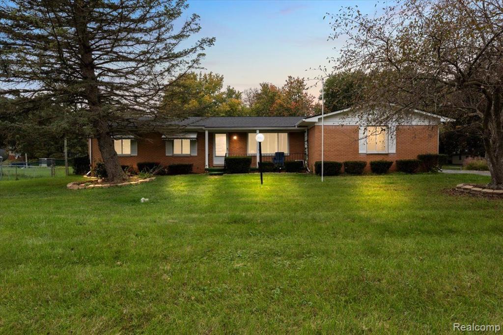 Bay St, Pontiac, MI 48342