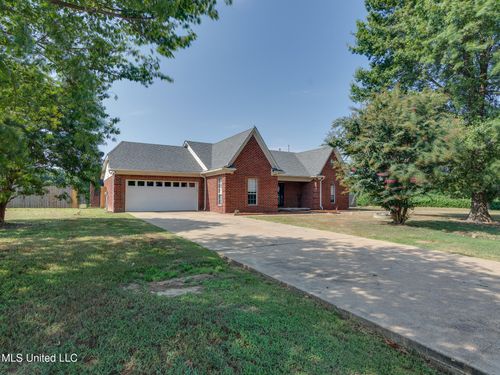 10495 Spring River Cv, Lake Cormorant, MS, 38641-9479 | Card Image