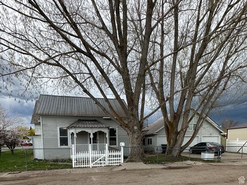 204 Woodlawn St, Montpelier, ID, 83254-1457 | Card Image
