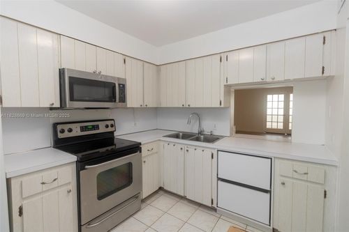 apt-301-441 Ne 195th St, Miami, FL, 33179-3301 | Card Image