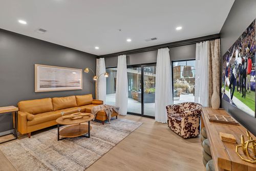 203-635 7th Ave S, Nashville, TN, 37203-5028 | Card Image