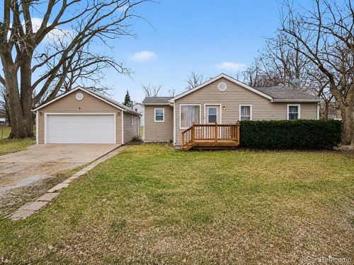 3316 Lockhead St, Burton, MI, 48529-1058 | Card Image