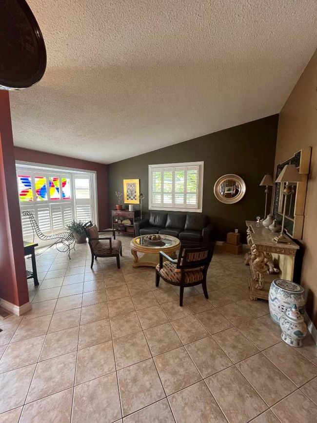 22 Iris Court Se, House other with 4 bedrooms, 3 bathrooms and 2 parking in Medicine Hat AB | Image 5