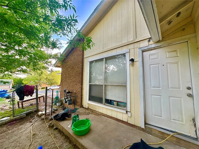 View of exterior entry | Image 20