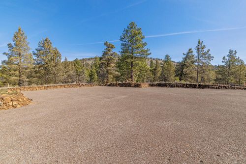 1075 Water Birch Ct, Klamath Falls, OR, 97601-8751 | Card Image
