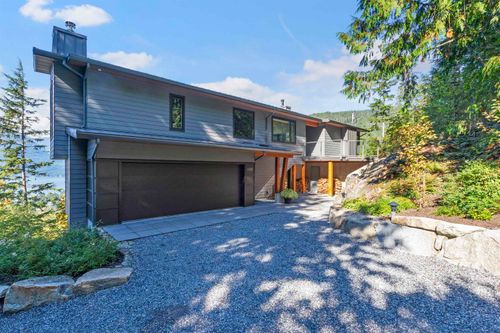 1135 Copper Drive, House other with 3 bedrooms, 3 bathrooms and 6 parking in Britannia Beach BC | Card Image