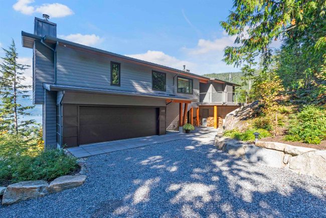 1135 Copper Drive, House other with 3 bedrooms, 3 bathrooms and 6 parking in Britannia Beach BC | Image 1