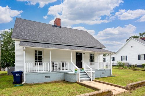 7 Mccaughrin St, Pelzer, SC, 29669-1751 | Card Image