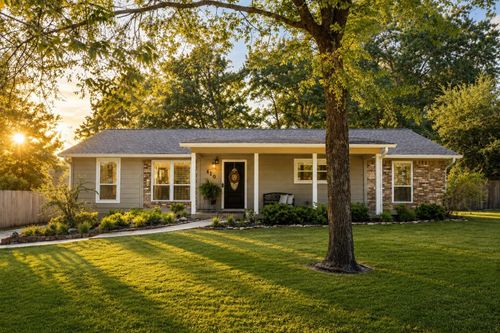 410 Shawnee Dr, Montgomery, TX, 77316-6137 | Card Image