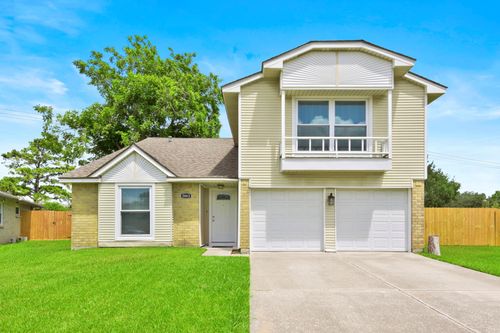 3863 Pecan Cir, La Porte, TX, 77571-7413 | Card Image