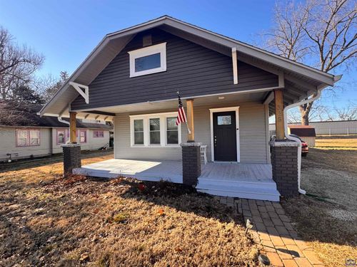 329 Nw Waite St, Topeka, KS, 66606-2412 | Card Image