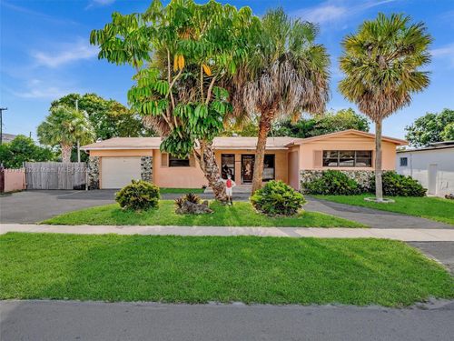 16191 Ne 11th Ave, North Miami Beach, FL, 33162-3812 | Card Image