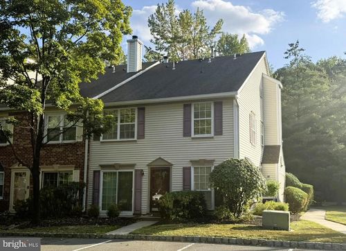 40 Chambord Ct, Hamilton, NJ, 08619-4704 | Card Image