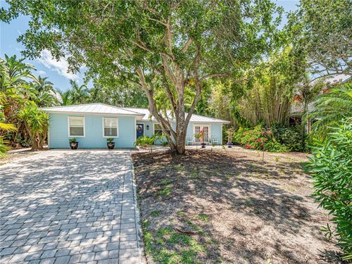 1075 Morningside Dr, Vero Beach, FL, 32963-3919 | Card Image