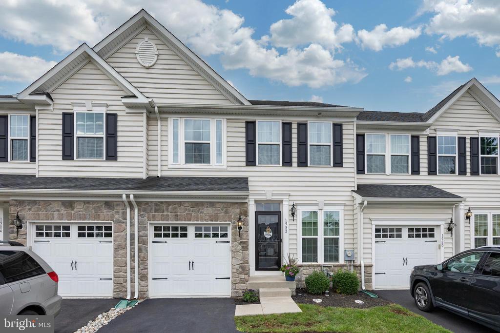 Penngrove Ter, Lansdale, PA 19446