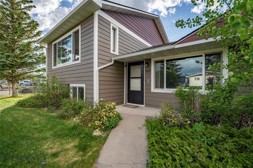 1020 W Gallatin St, Livingston, MT, 59047-1613 | Card Image