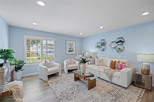 4 Woodleaf, Irvine, CA, 92614-7059 | Card Image