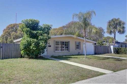 910 9th St, Lake Park, FL, 33403-2409 | Card Image