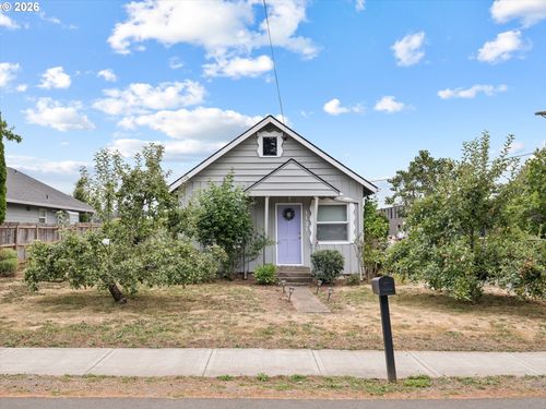 1131 Leonard St, Oregon City, OR, 97045-3614 | Card Image