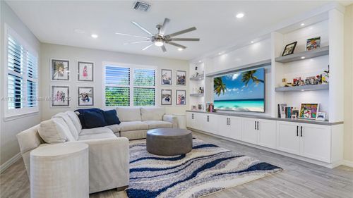 8605 Patron Ln, Lake Worth, FL, 33467-7500 | Card Image