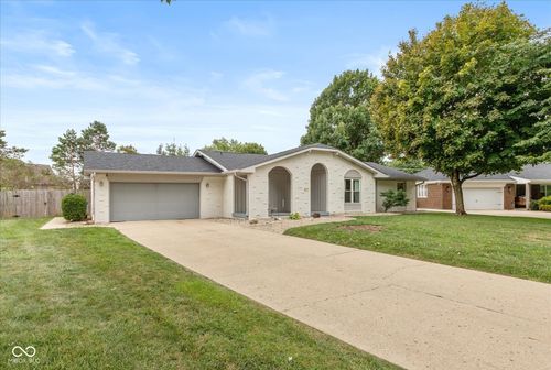 8725 Meadow Vista Dr, Indianapolis, IN, 46217-5044 | Card Image