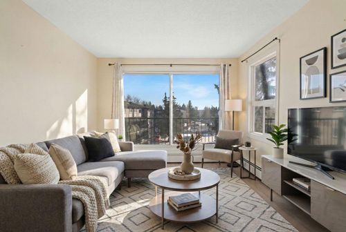 302a-3615 49 St Nw, Calgary, AB, T3A2L8 | Card Image