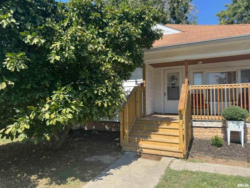 310 W North St, Sesser, IL, 62884-1537 | Card Image