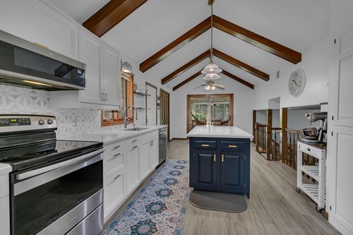 408 21st St Se, Willmar, MN, 56201-4866 | Card Image