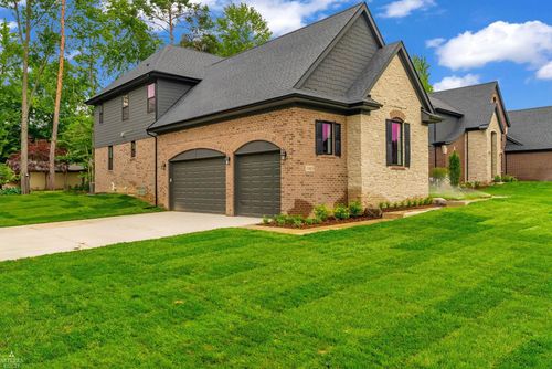 11851 Ovation Court Court, Shelby Charter Township, MI, 48315 | Card Image