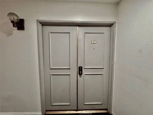 unit-410-225 N Rose St, Burbank, CA, 91505-3965 | Card Image