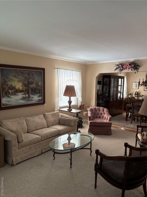 239 Mckinley Pkwy, Mineola, NY, 11501-3126 | Card Image