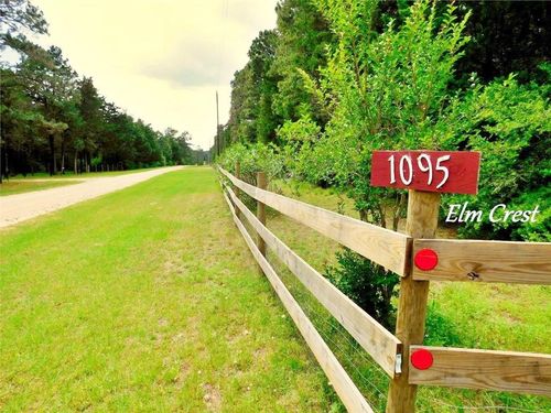 1095 Elm Crest Dr, New Ulm, TX, 78950-5195 | Card Image