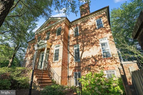 2053 Mayfair Mclean Ct, Falls Church, VA, 22043-1754 | Card Image