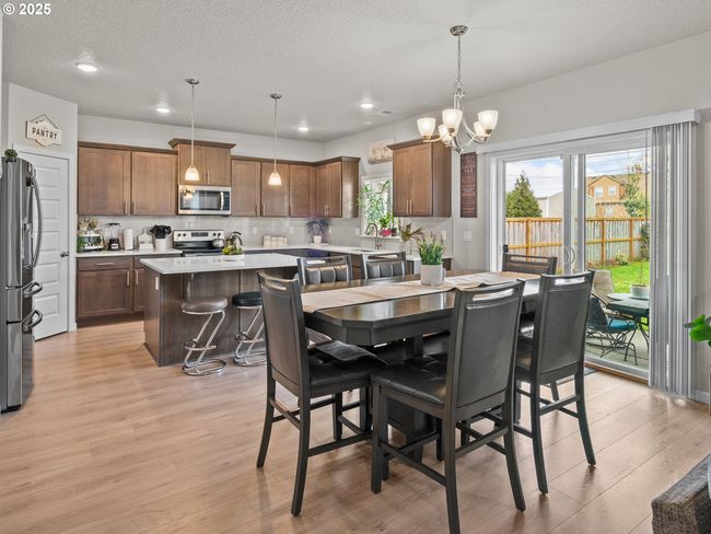 277 S 7 Th St, House other with 5 bedrooms, 3 bathrooms and 3 parking in Carlton OR | Image 6