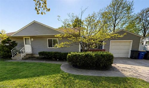 1015 Westshore Dr, Ashtabula, OH, 44004-2325 | Card Image