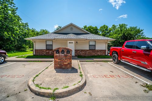 204 S 11th Ave, Madill, OK, 73446-2600 | Card Image