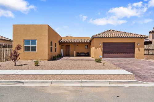 35 La Pradera, Santa Fe, NM, 87508-4841 | Card Image