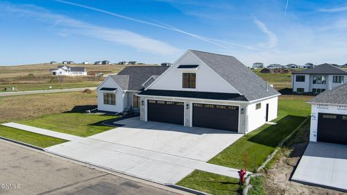 4113 Wrangler Ln, Bismarck, ND, 58503-1593 | Card Image