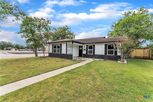 1209 E Polk Ave, Victoria, TX, 77901-2746 | Card Image