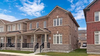 4 Waterleaf Rd, Home with 4 bedrooms, 4 bathrooms and 2 parking in Markham ON | Image 2