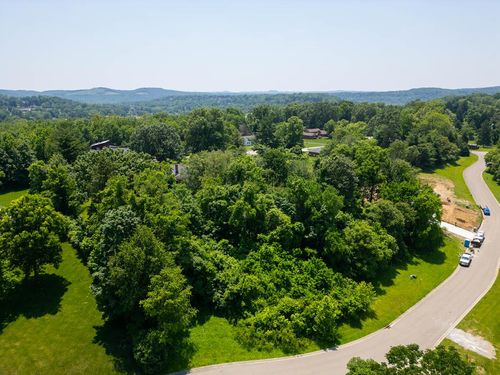 9 Kensington Dr, Chillicothe, OH, 45601-7026 | Card Image