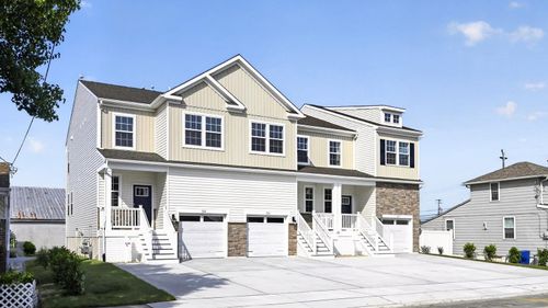 126 W Montgomery Ave, Wildwood, NJ, 08260-1715 | Card Image