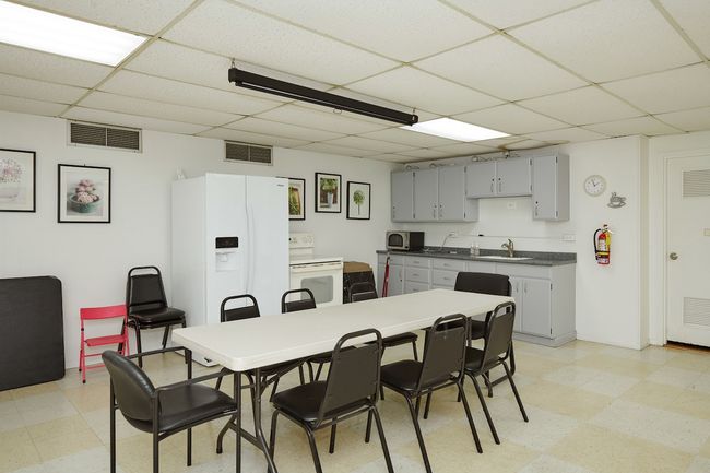 APT-1704 - 7033 N Kedzie Ave, Condo with 2 bedrooms, 2 bathrooms and 2 parking in Chicago IL | Image 34