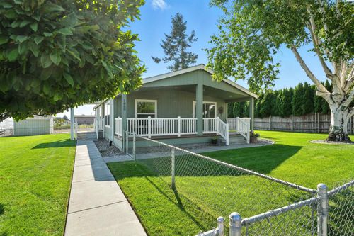 1809 S Huntington Pl, Kennewick, WA, 99337-2324 | Card Image