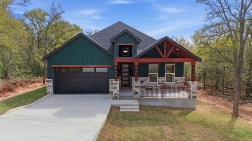 157 E Keanahalululu Ln, Bastrop, TX, 78602-5304 | Card Image