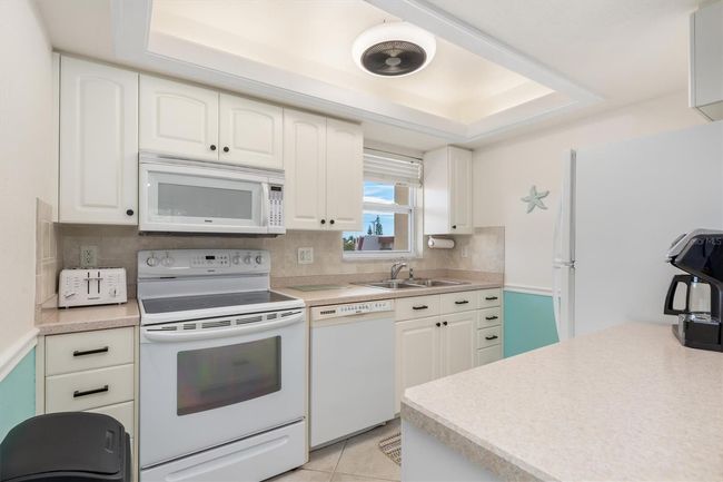 Bright kitchen | Image 13