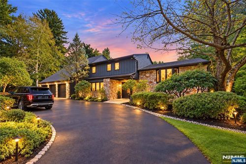 299 Forest Rd, Mahwah, NJ, 07430-3307 | Card Image