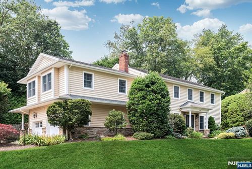 16 Dimas Ct, Harrington Park, NJ, 07640-1604 | Card Image