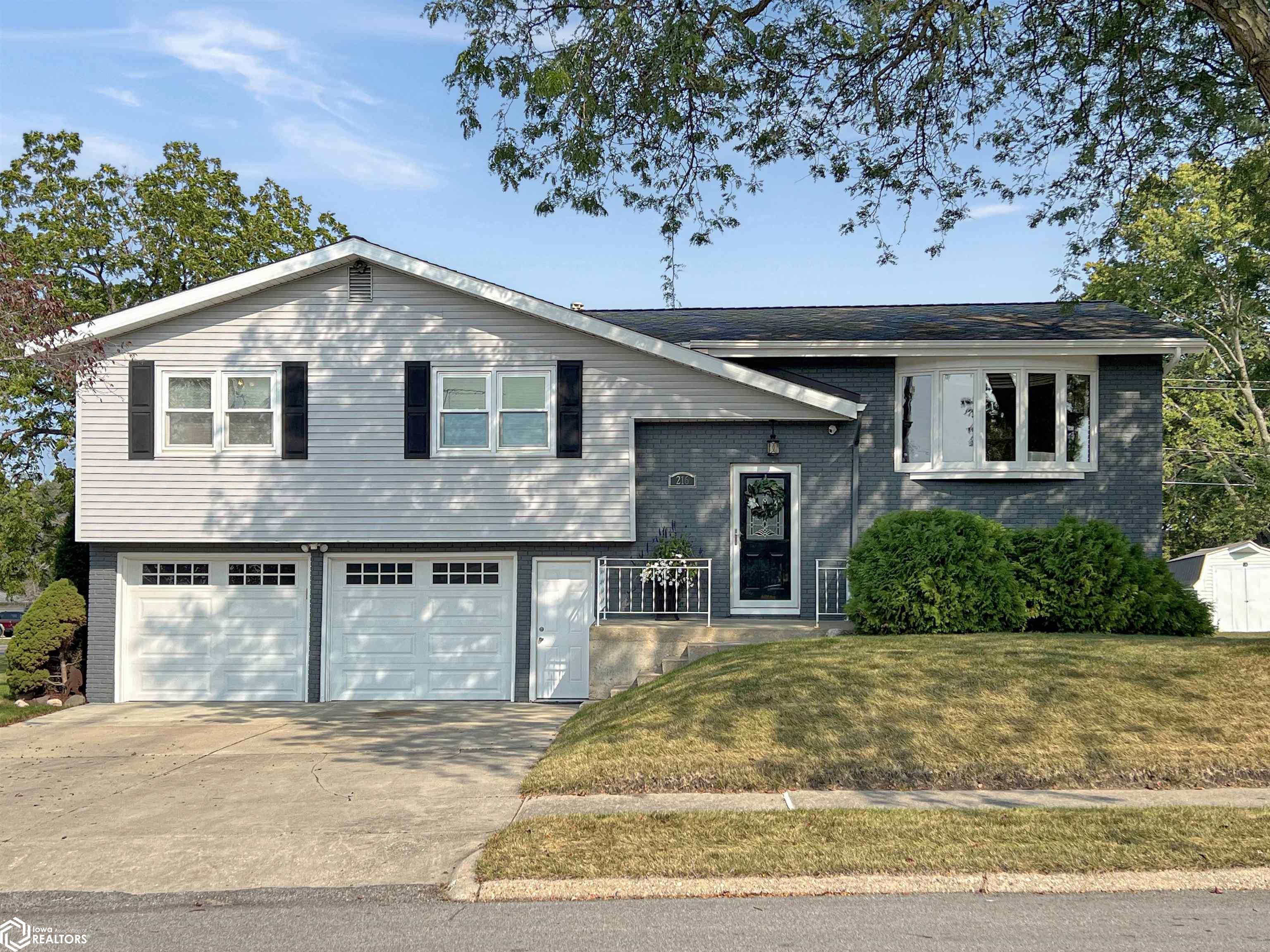 Meadow Ln, Iowa Falls, IA 50126